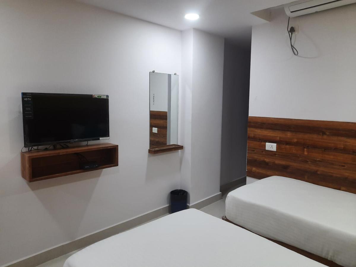 Hotel Prime Jubilee Hyderabad Exterior photo
